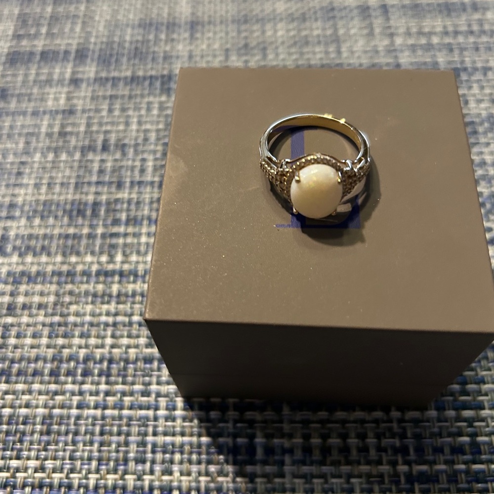 Lali 14k Gold Opal ring surrounded by Diamond accents size 8 - Picture 12 of 15